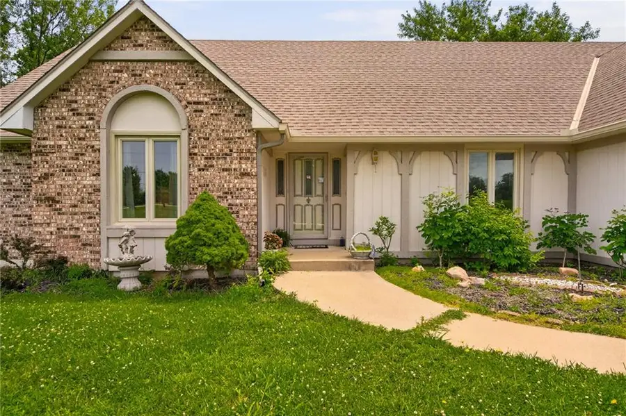 24345 W 71st Street, Shawnee, KS 66227 - #2
