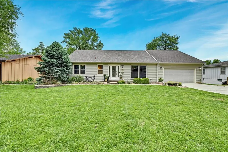 6501 W 94th Terrace, Overland Park, KS 66212 - #2