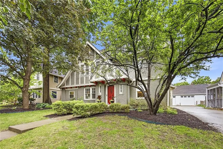 39 W 69th Terrace, Kansas City, MO 64113 - #2