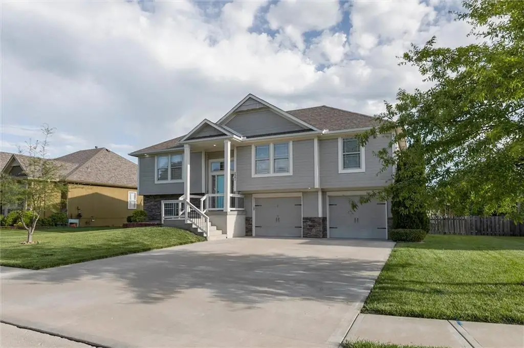 2301 NE Treetop Drive, Blue Springs, MO 64029 - #1