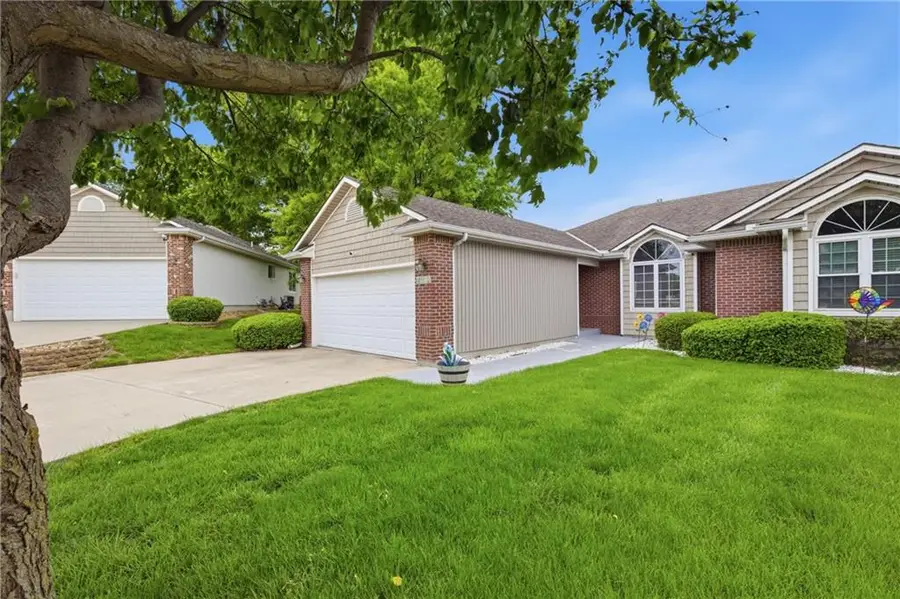 4512 Hedges Avenue, Kansas City, MO 64133 - #2