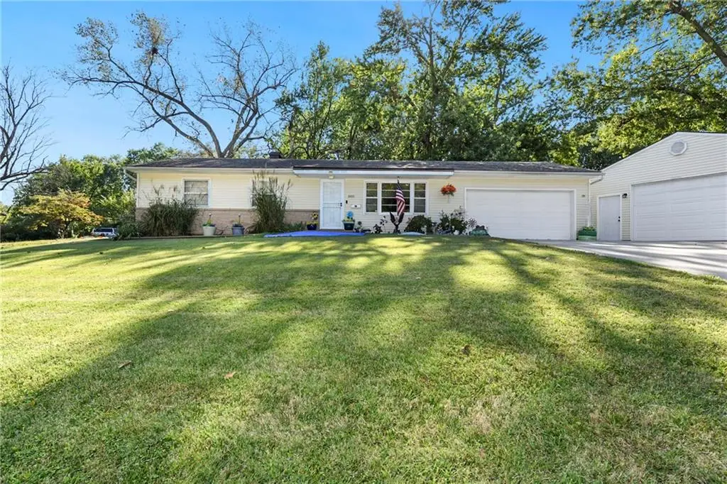 8855 E 53rd Terrace, Raytown, MO 64133 - #1