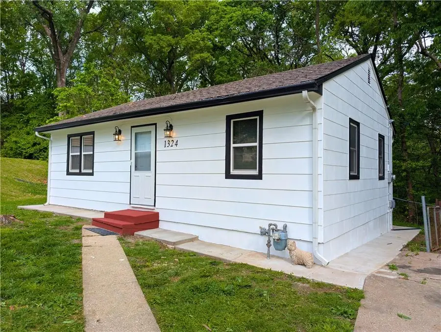 1324 N 52nd Court, Kansas City, KS 66102 - #2