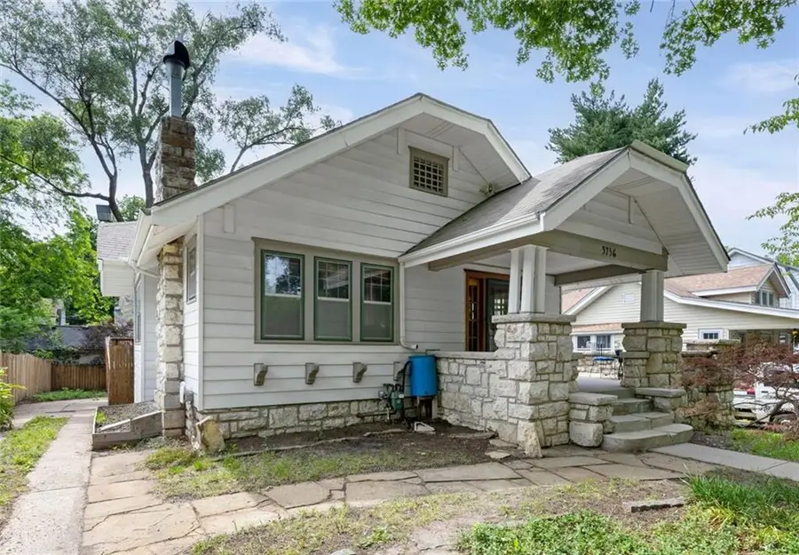 5736 Kenwood Avenue, Kansas City, MO 64110 - #2