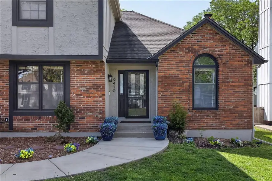 9410 Hall Drive, Lenexa, KS 66219 - #2