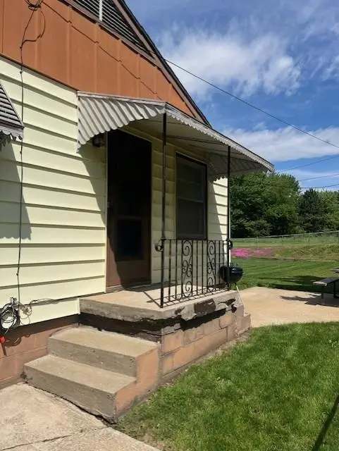 3209 Mark Twain Drive, Saint Joseph, MO 64501 - #3