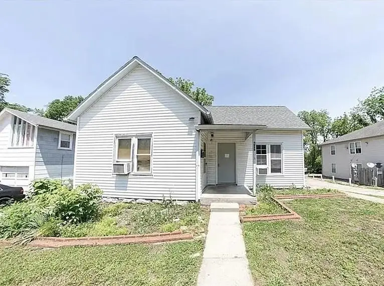 417 Jackson Street, Warrensburg, MO 64093 - #1
