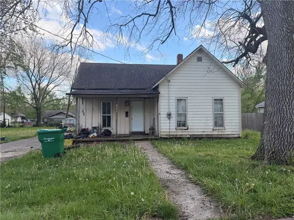 411 W Adams Street, Butler, MO 64730