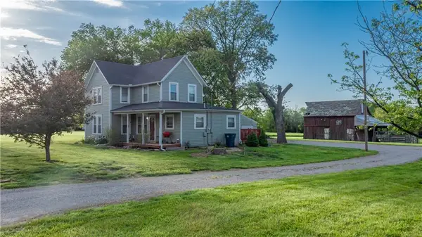 3448 Wyandotte Road, Meriden, KS 66512