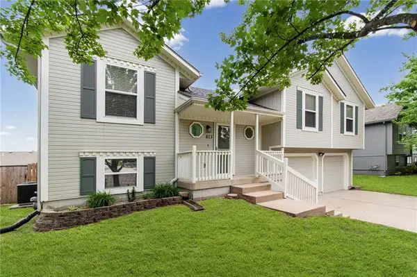 813 Ridgeview Street, Grain Valley, MO 64029
