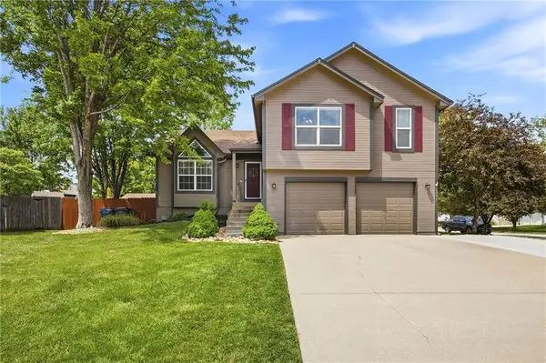 1039 N Logan Street, Olathe, KS 66061