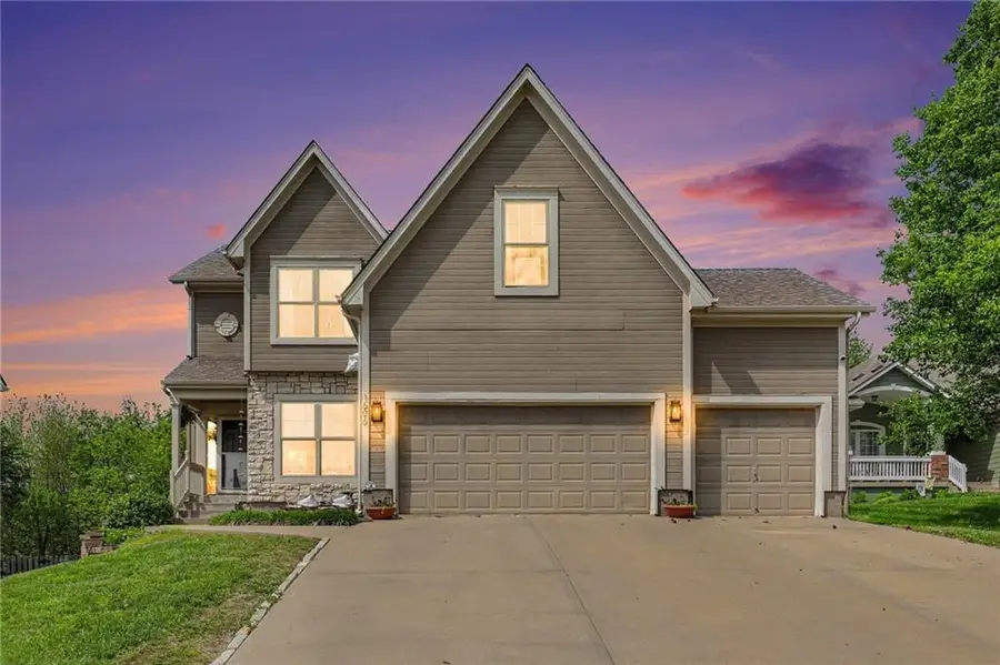 1606 Curtis Drive, Greenwood, MO 64034 - #2