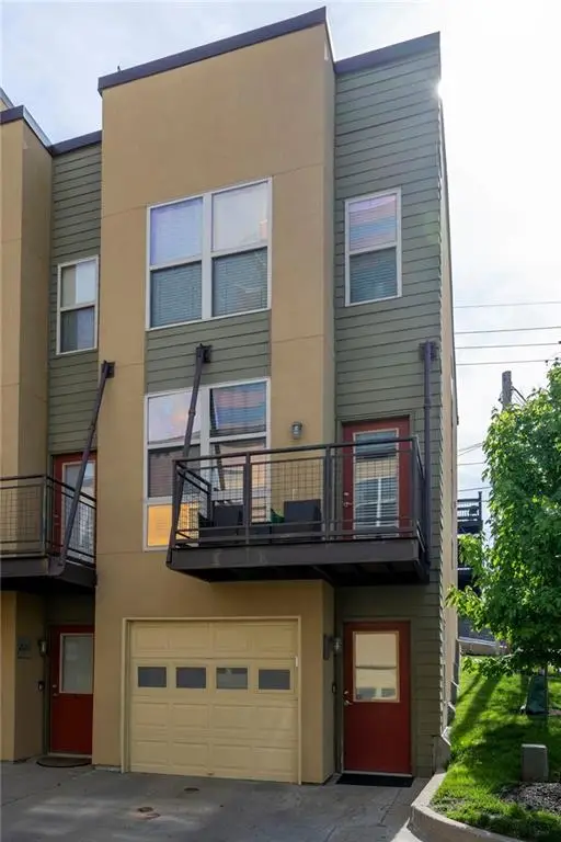 4585 Madison Avenue, Kansas City, MO 64111