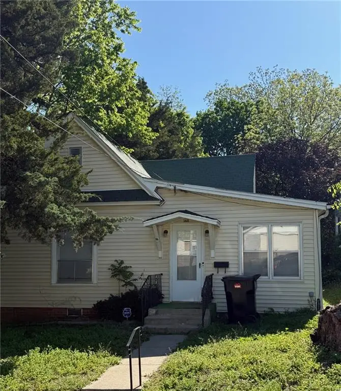 1611 N 10th Street, Saint Joseph, MO 64501 - #1