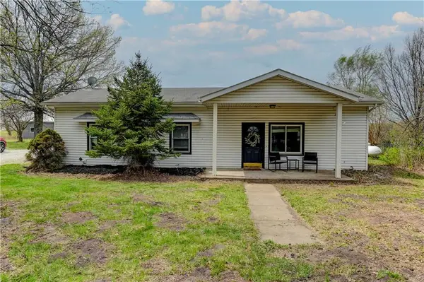 12010 S Moonlight Road, Olathe, KS 66061