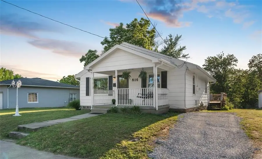816 S College Street, Nevada, MO 64772 - #3