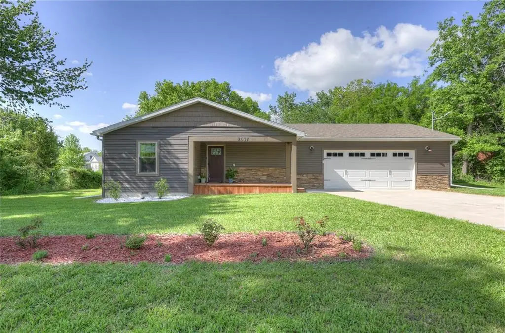 2017 E 14th Street, Pittsburg, KS 66762 - #1