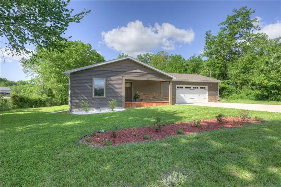 2017 E 14th Street, Pittsburg, KS 66762 - #3