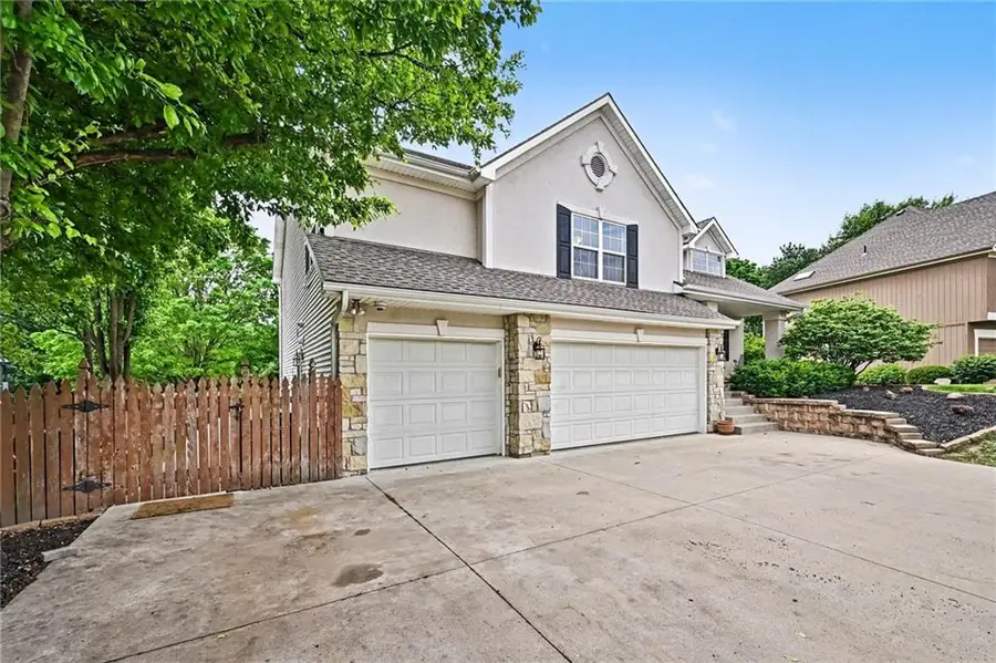4304 Kensington Drive, Saint Joseph, MO 64506 - #3
