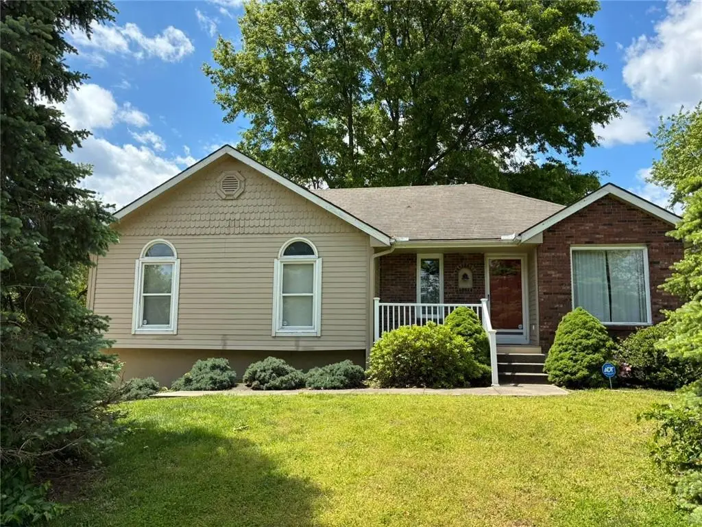 11424 N Woodland Avenue, Kansas City, MO 64155 - #1