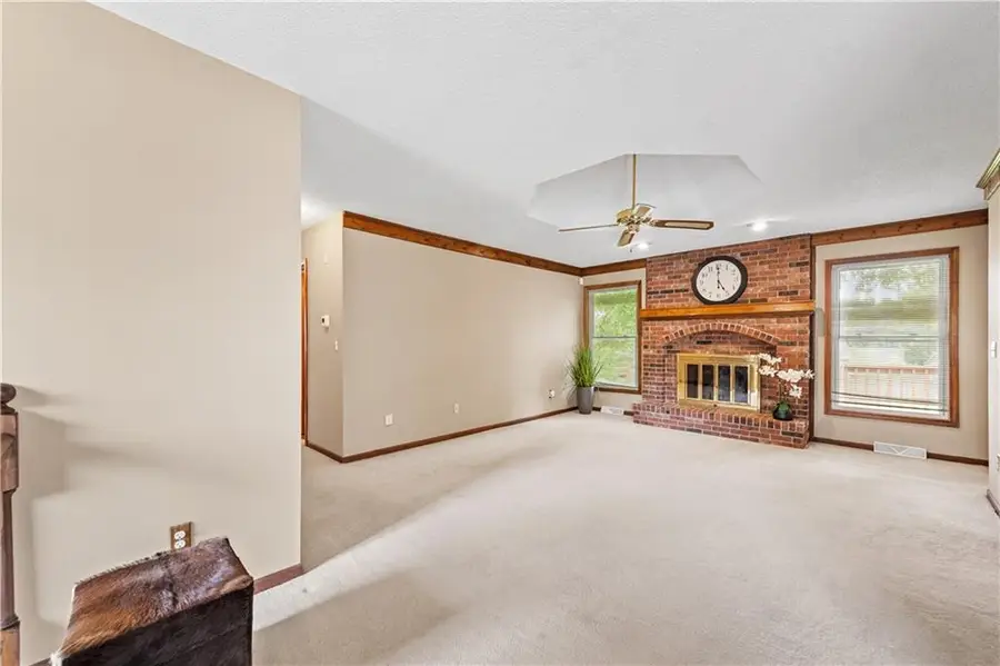 11424 N Woodland Avenue, Kansas City, MO 64155 - #2