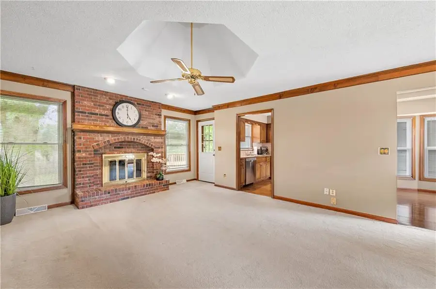 11424 N Woodland Avenue, Kansas City, MO 64155 - #3