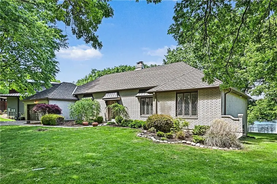 11203 Cedar Street, Leawood, KS 66211 - #2