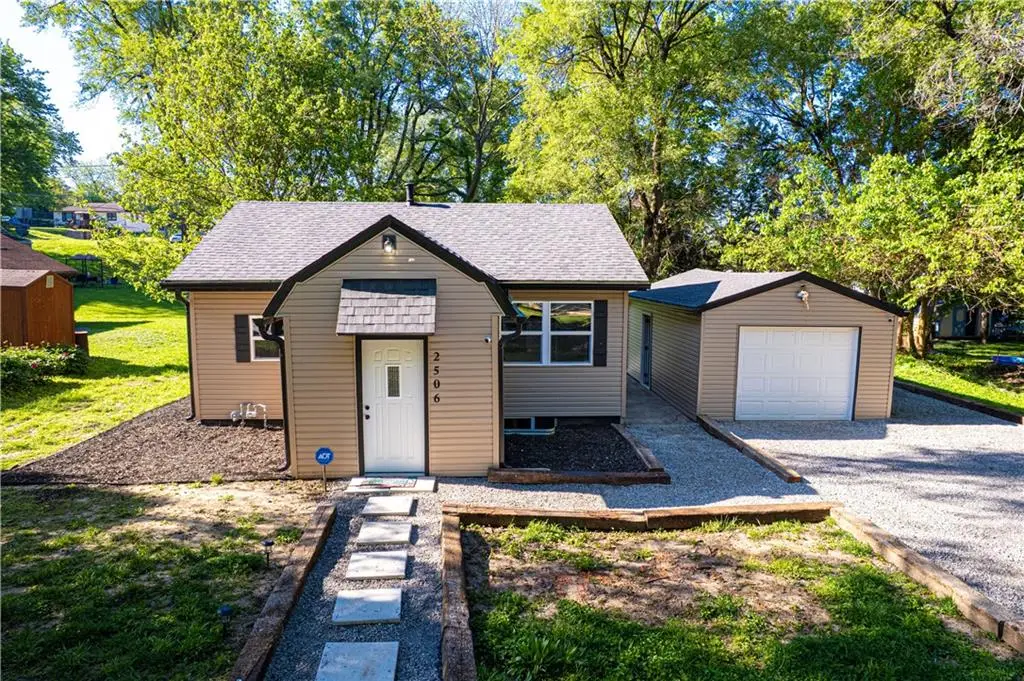2506 Oak Street, Saint Joseph, MO 64503 - #1
