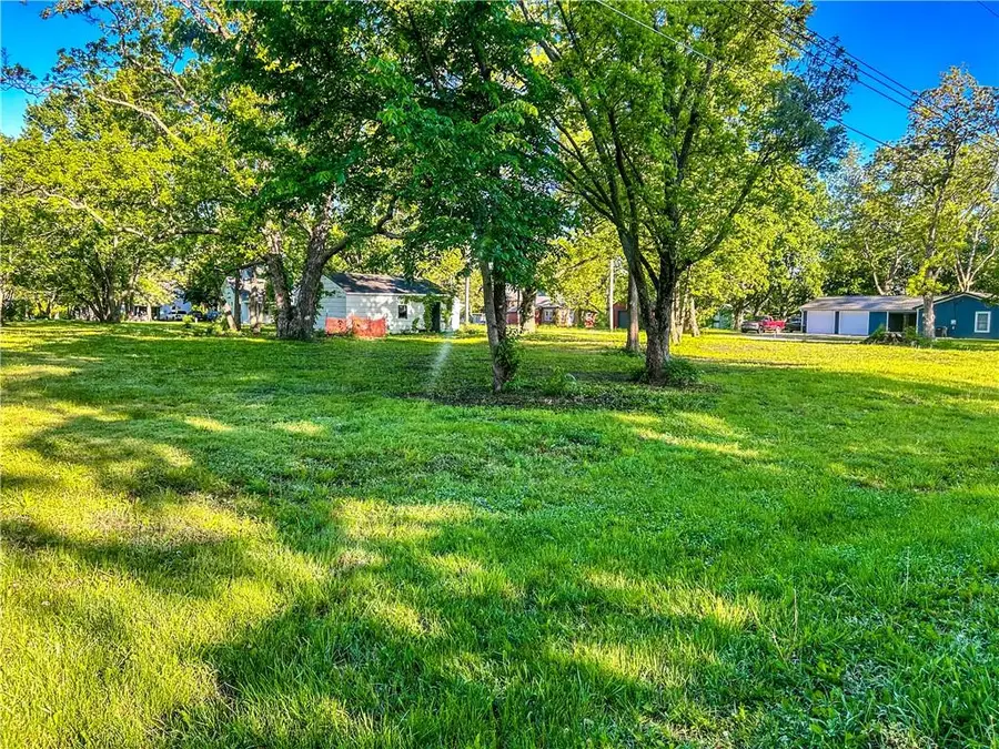 402 S Broadway Street, Lacygne, KS 66040 - #2