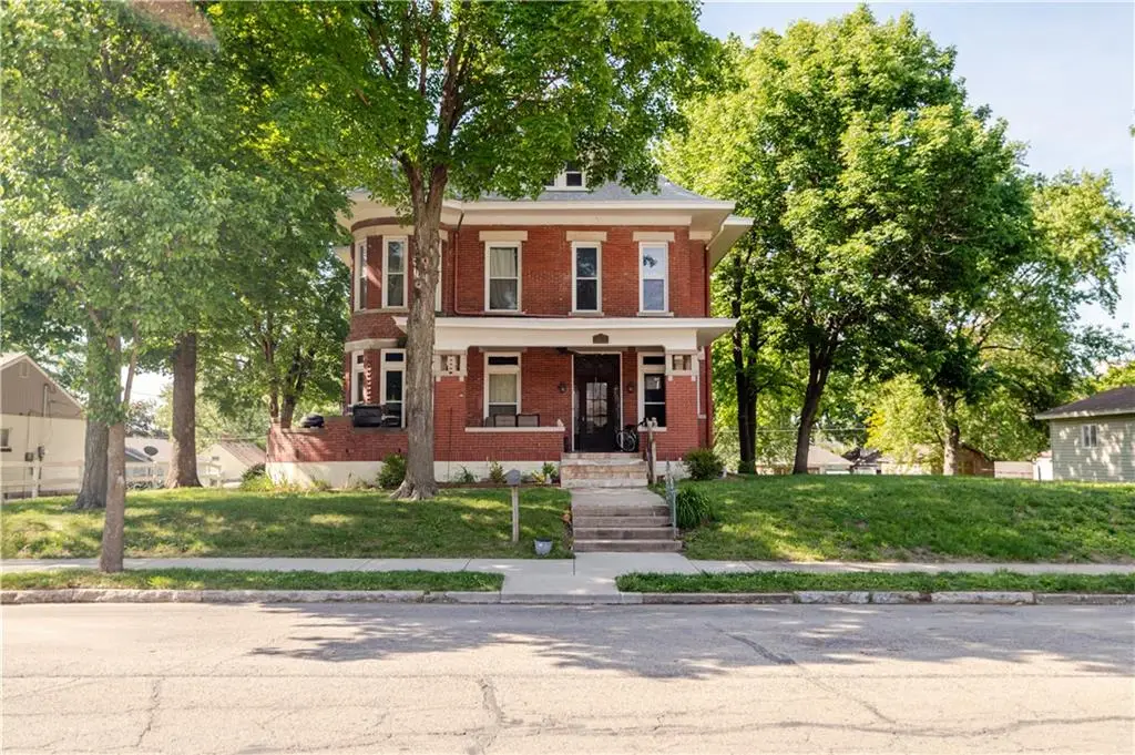 1120 Kansas Avenue, Atchison, KS 66002 - #1
