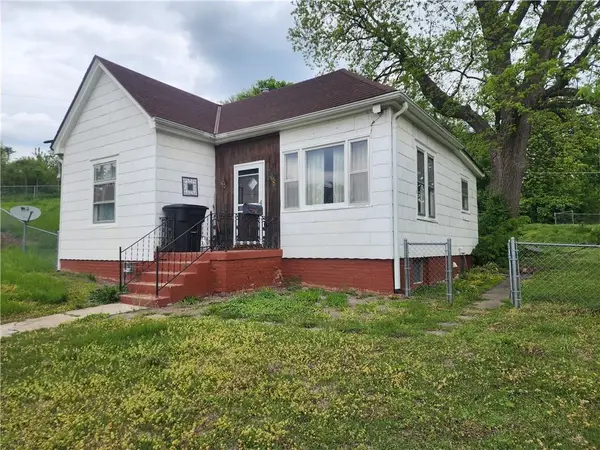 2219 Dewey Street, St Joseph, MO 64505