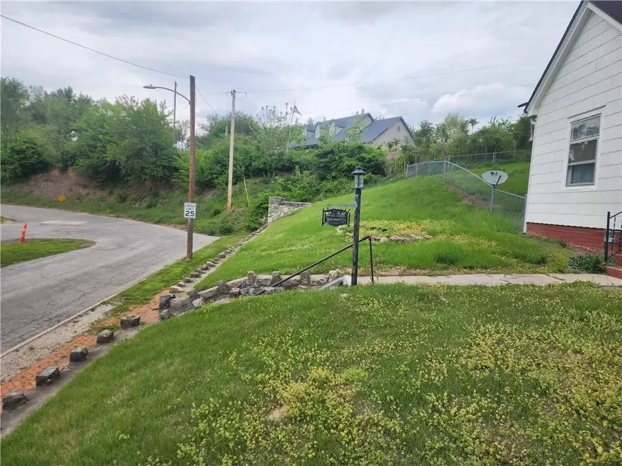 2219 Dewey Street, Saint Joseph, MO 64505 - #3