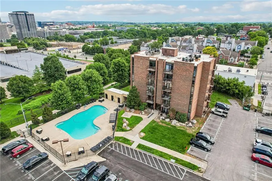 2933 Baltimore Avenue #103, Kansas City, MO 64108 - #2