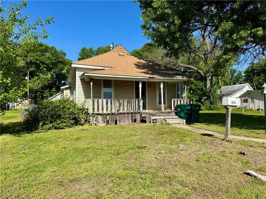 406 S Joplin Street, Pittsburg, KS 66762 - #2