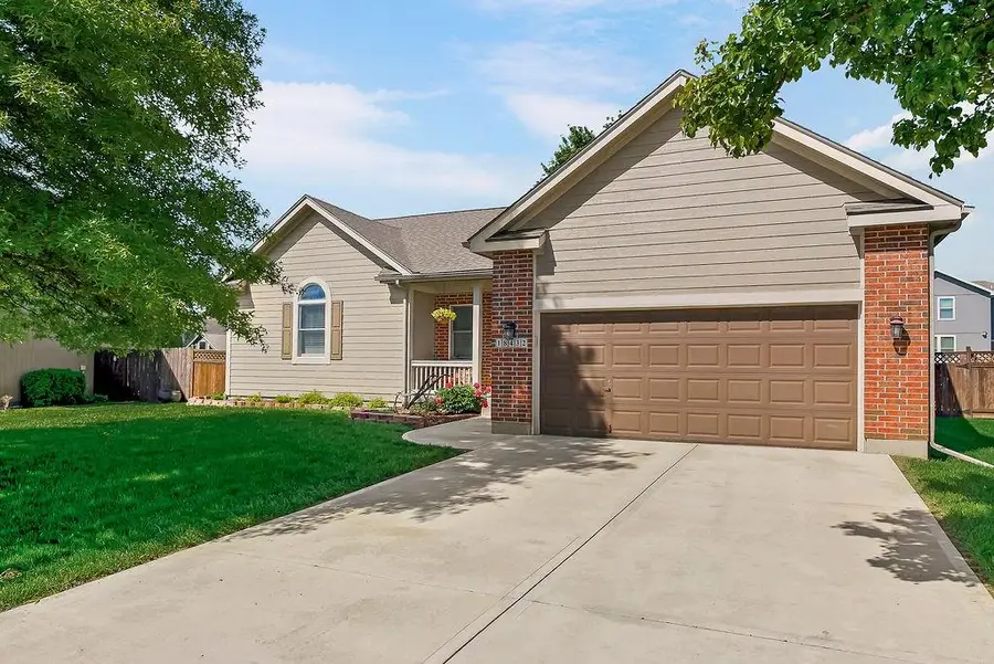 18432 Oak Street, Gardner, KS 66030 - #3
