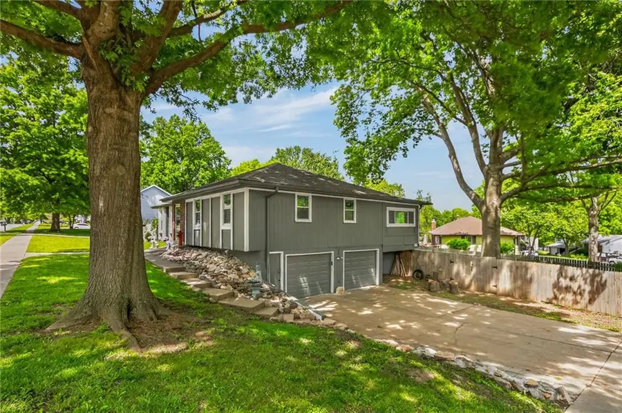 1524 Oxford Court, Liberty, MO 64068 - #3