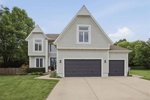 21617 W 97 Terrace, Lenexa, KS 66220