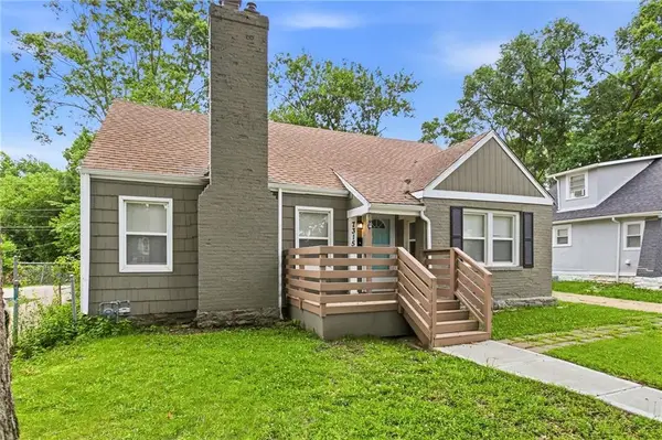 7315 Lydia Avenue, Kansas City, MO 64131
