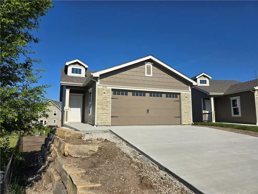 1725 Elderberry Lane, Ottawa, KS 66067 - #1