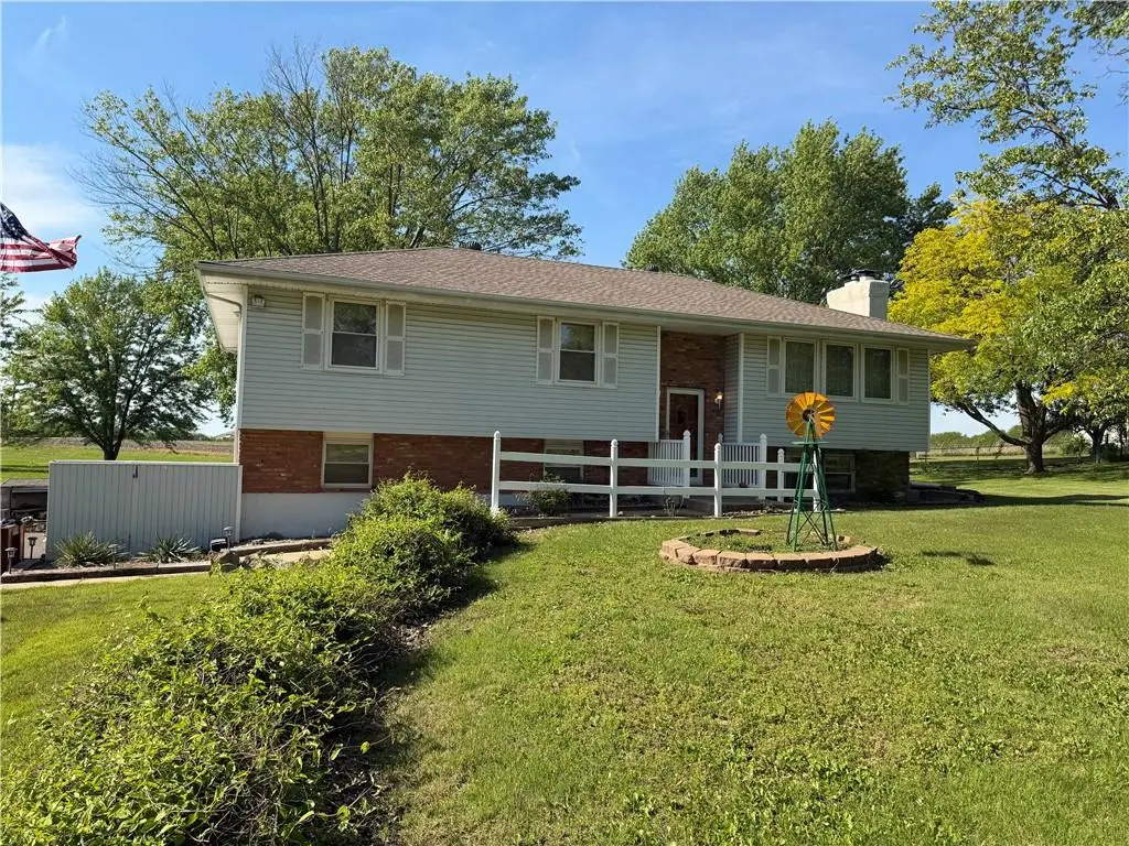 15332 Prairie View Road, Bonner Springs, KS 66012 - #1