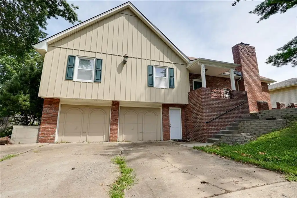 1008 17th Street, Blue Springs, MO 64015 - #1
