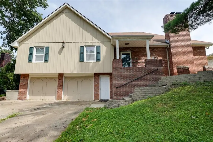 1008 17th Street, Blue Springs, MO 64015 - #2