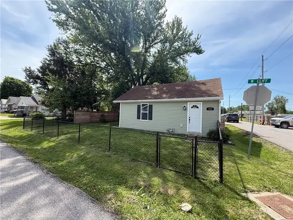 930 W Cliff Street, St Joseph, MO 64504