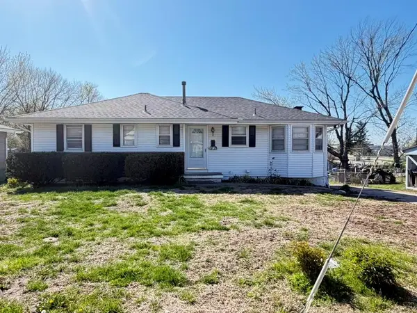 111 NW 17th Street, Blue Springs, MO 64015