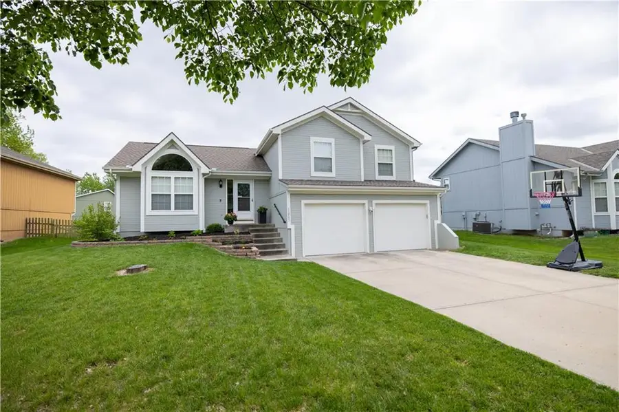 11907 N Holmes Court, Kansas City, MO 64155 - #2