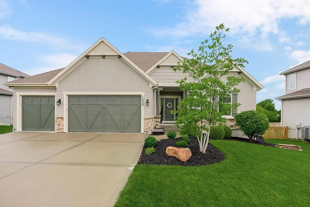7928 Apache Road, Lenexa, KS 66227 - #1