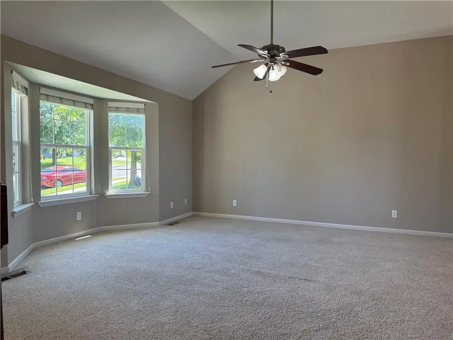 2411 Shenandoah Drive, Leavenworth, KS 66048 - #3