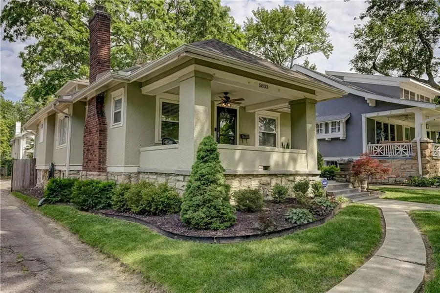 5833 Oak Street, Kansas City, MO 64113 - #2