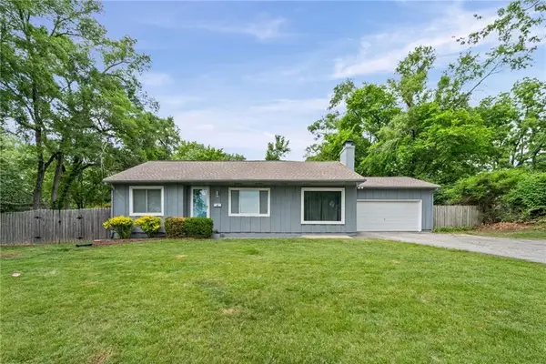 200 W 98 Street, Kansas City, MO 64114