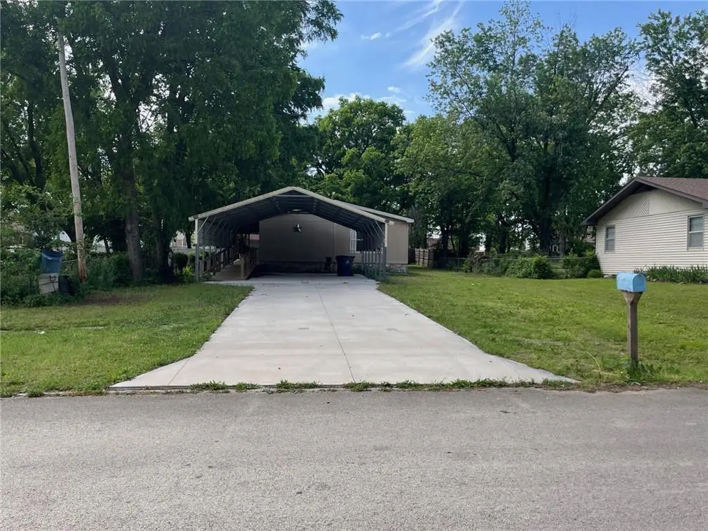 1309 N 9th Street, Independence, KS 67301 - #1